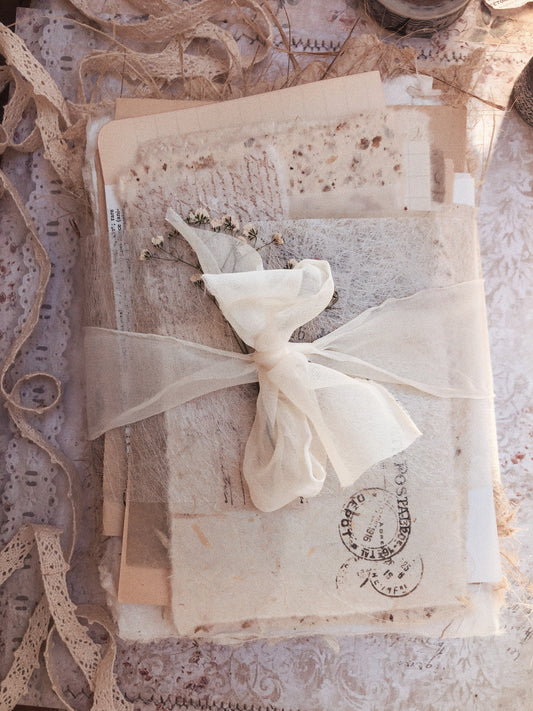 Surprise paper bundle - 30 sheets