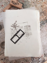 Carregar imagem no visualizador da galeria, Vellum paper - Set of 10 vellum papers
