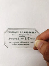 Charger l&#39;image dans la galerie, Sticker/ephemera étiquette vintage &quot;Fabrique de galoches&quot;
