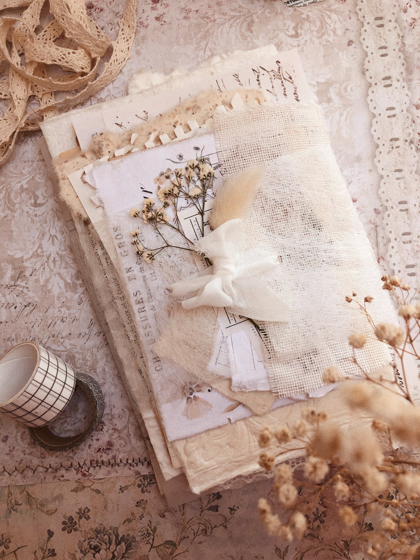 Surprise paper bundle - 30 sheets