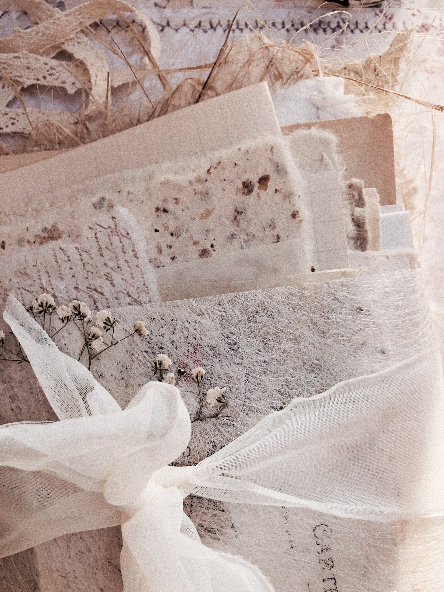 Surprise paper bundle - 30 sheets