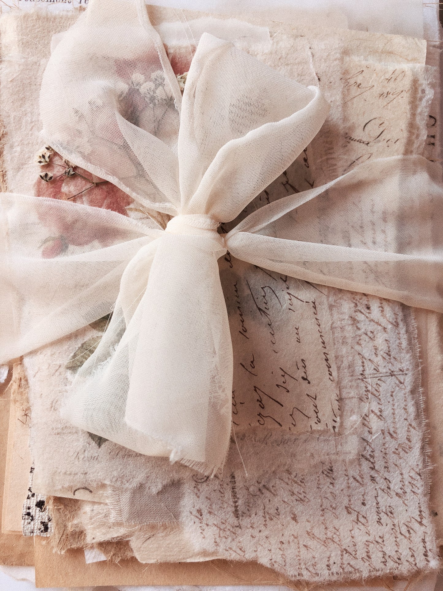 Surprise paper bundle - 30 sheets